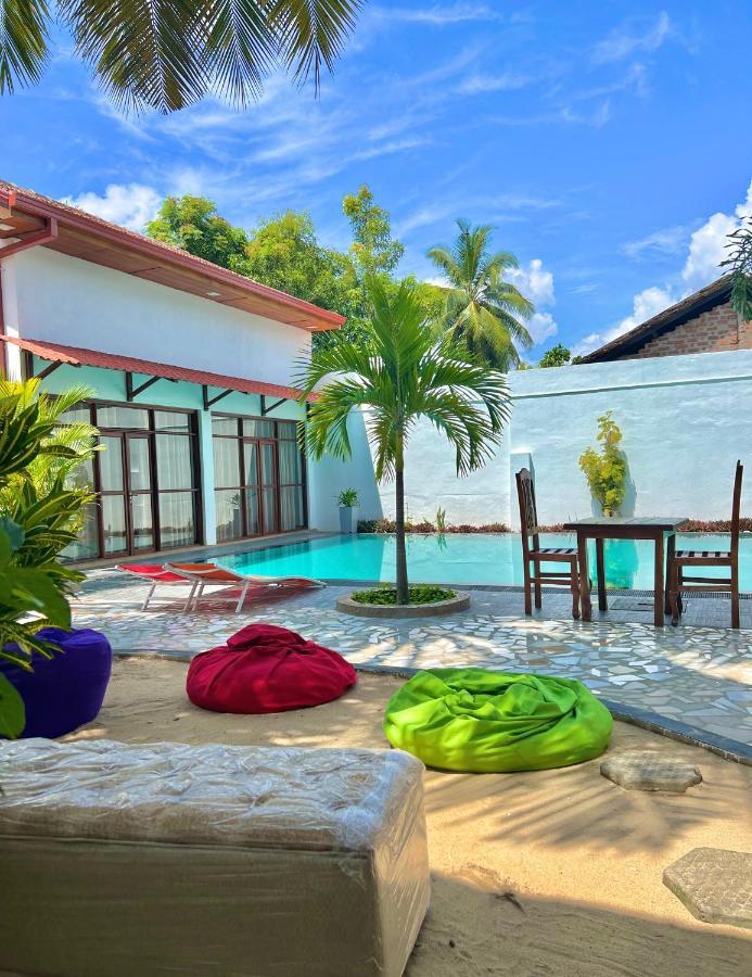 Artist Village Hotel *